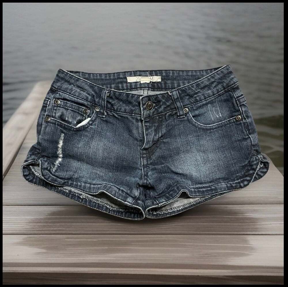 Forever 21 Distressed Denim Shorts Size 24”